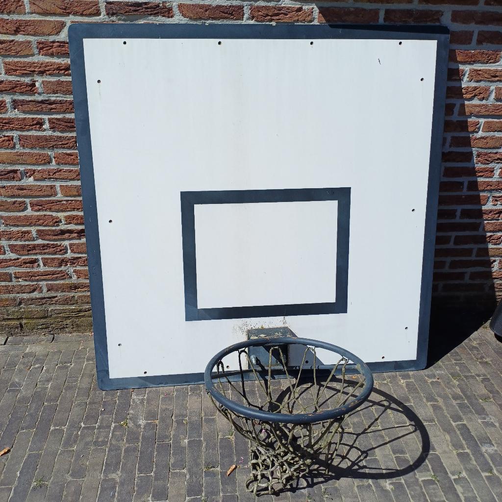 Basketbalring met bord en nieuw net, Ophalen, Gebruikt, Ring, Bord of Paal