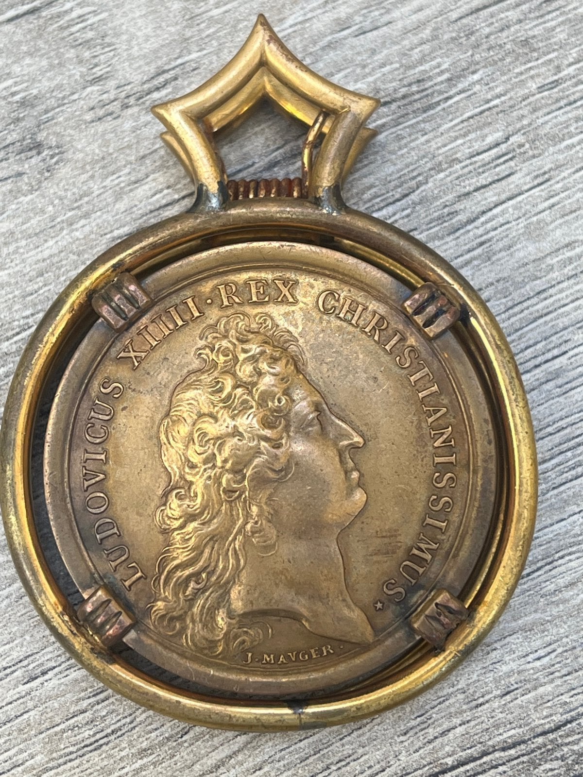 Origineel bronzen stuk in reliëf gemaakt van Louis XIV, Ophalen, Brons