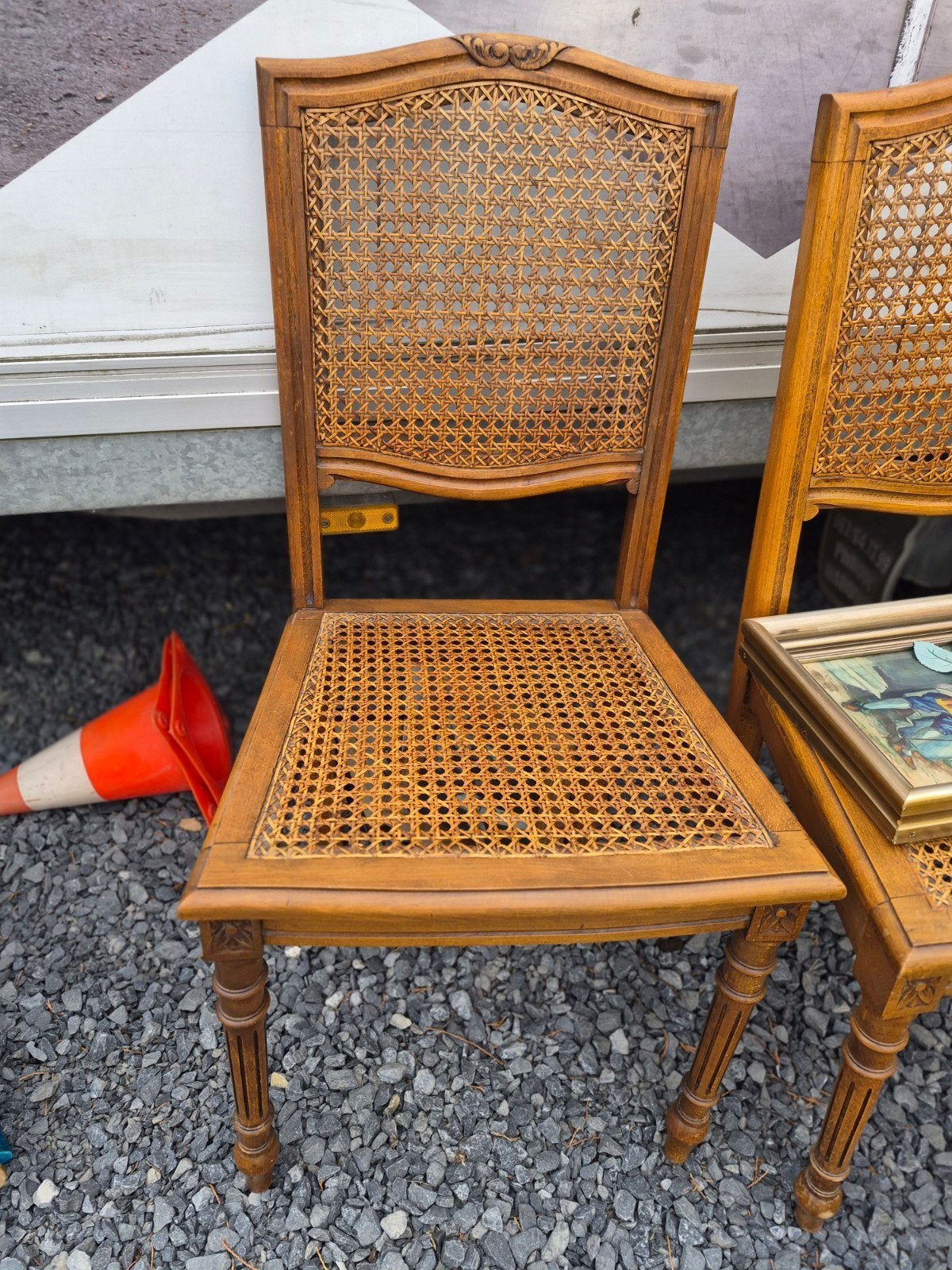 4 chaises cannées vintage de style Louis XVI., Enlèvement