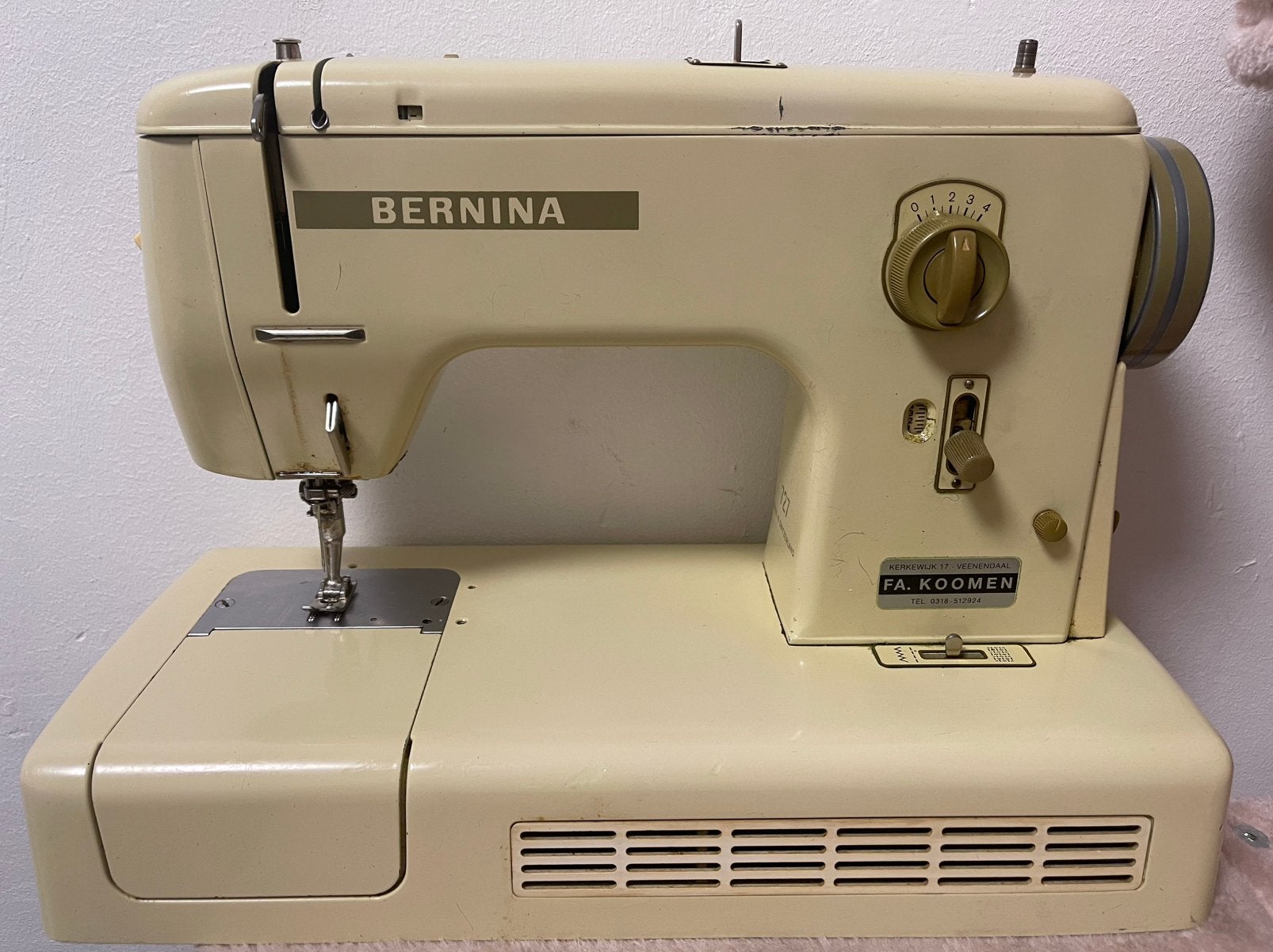 Belle Bernina 727 ancienne en très bon état, Enlèvement