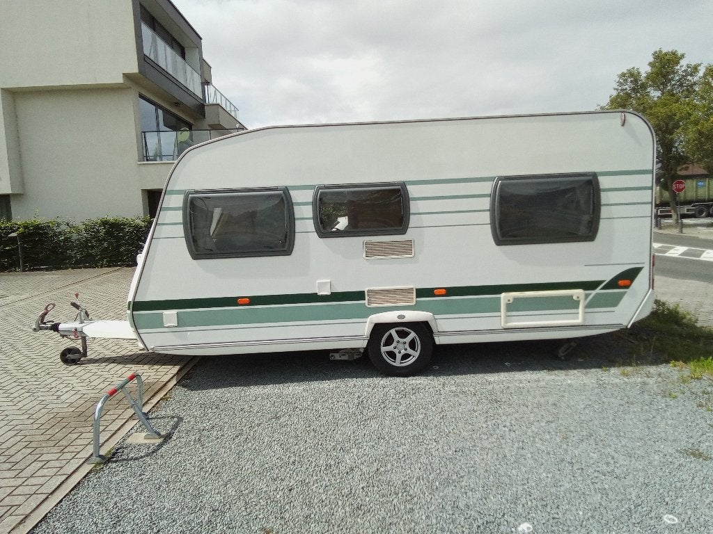 caravan te koop winterkoopje, Chateau, Rondzit, 7 tot 8 meter, Voortentlamp
