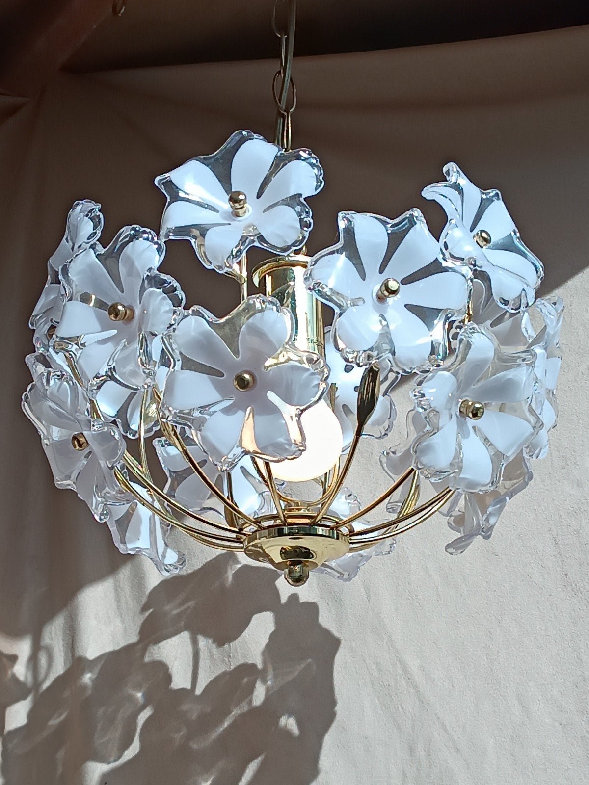 Lampe suspendue en forme de fleur de Murano des années 1970, Antiquités & Art, Enlèvement ou Envoi