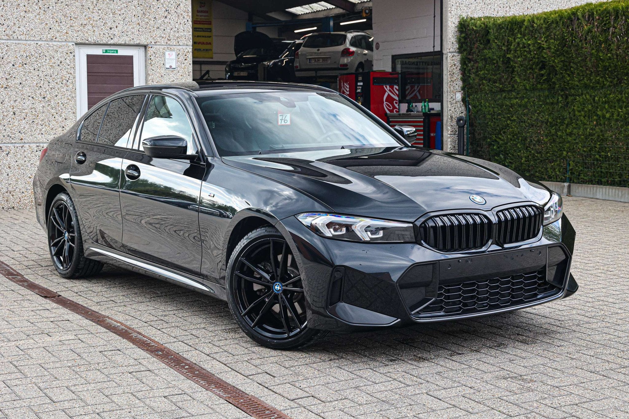 BMW 3 Serie 320 M-PAKKET*BENZINE-PLUG-IN-HYBRIDE*AUTOMAAT*NI, Auto's, BMW, Automaat, Achterwielaandrijving, 4 cilinders, Zwart