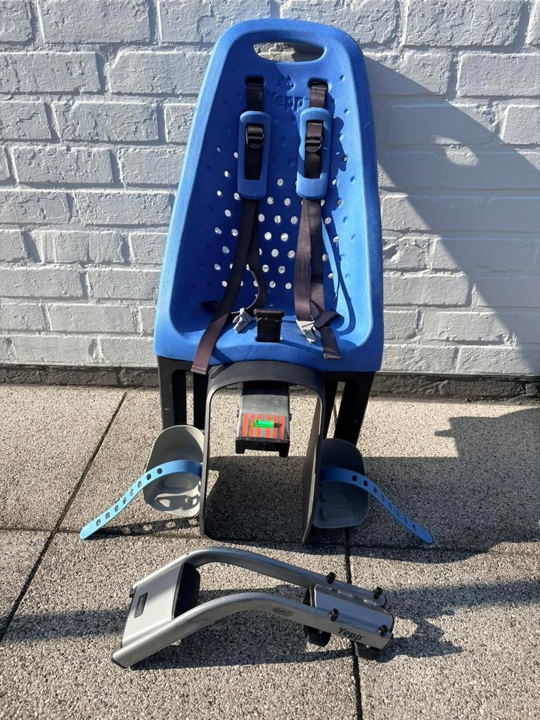 Thule Yepp Maxi blauw fietszitje fietsstoel in goede staat, Fietsen en Brommers, Achterzitje, Voetsteuntjes, Zo goed als nieuw