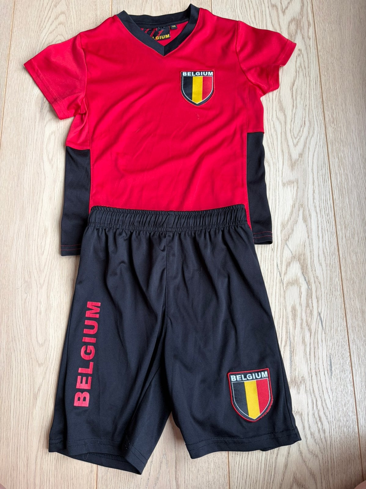 Voetbal setje Belgium maat 116, Ophalen of Verzenden, Jongen, Sport- of Zwemkleding
