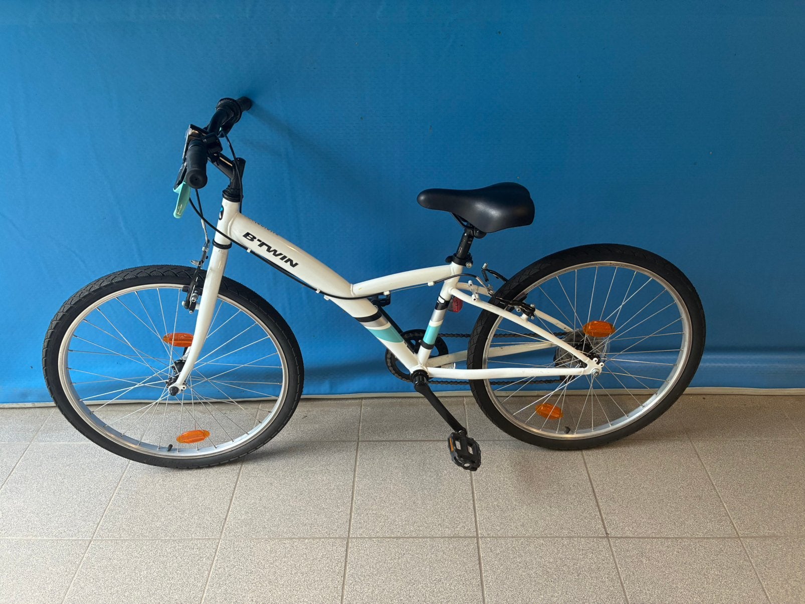 Vélo B’Twin Original 100 Comme Neuf, Vélos & Vélomoteurs, Vitesses, Enlèvement ou Envoi, Comme neuf, Frein sur jante