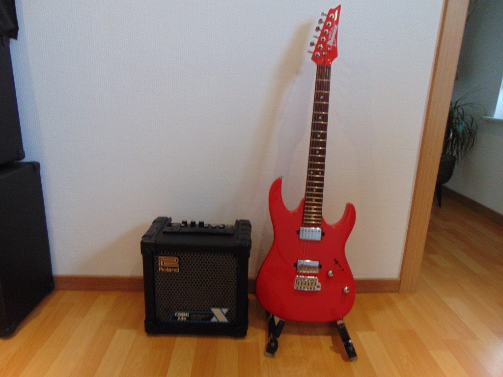 Gitaar Ibanez Gio GRX120SP + Versterker Roland Cube 15X ., Ophalen, Nieuw