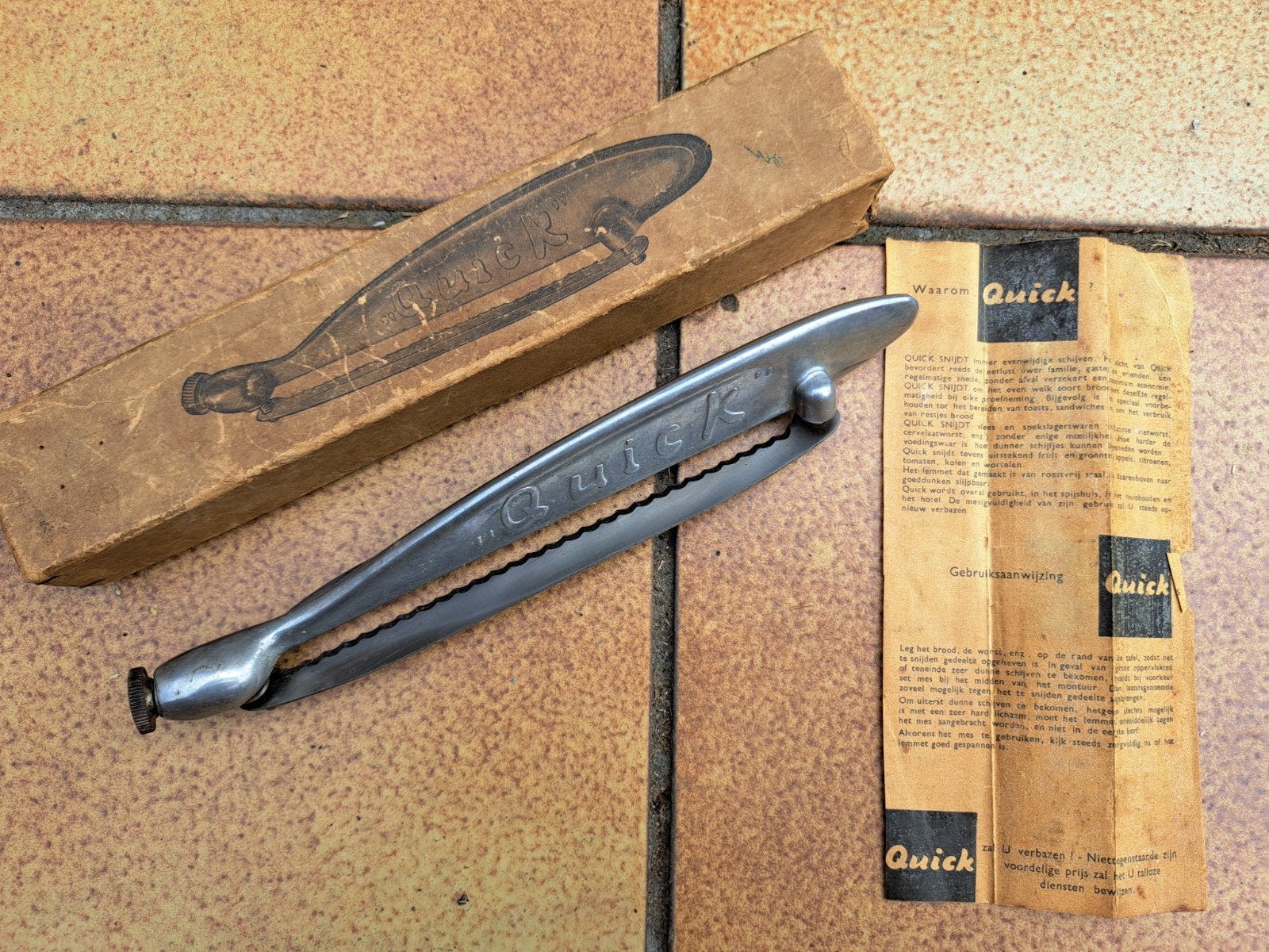Couteau à coupe rapide, Enlèvement