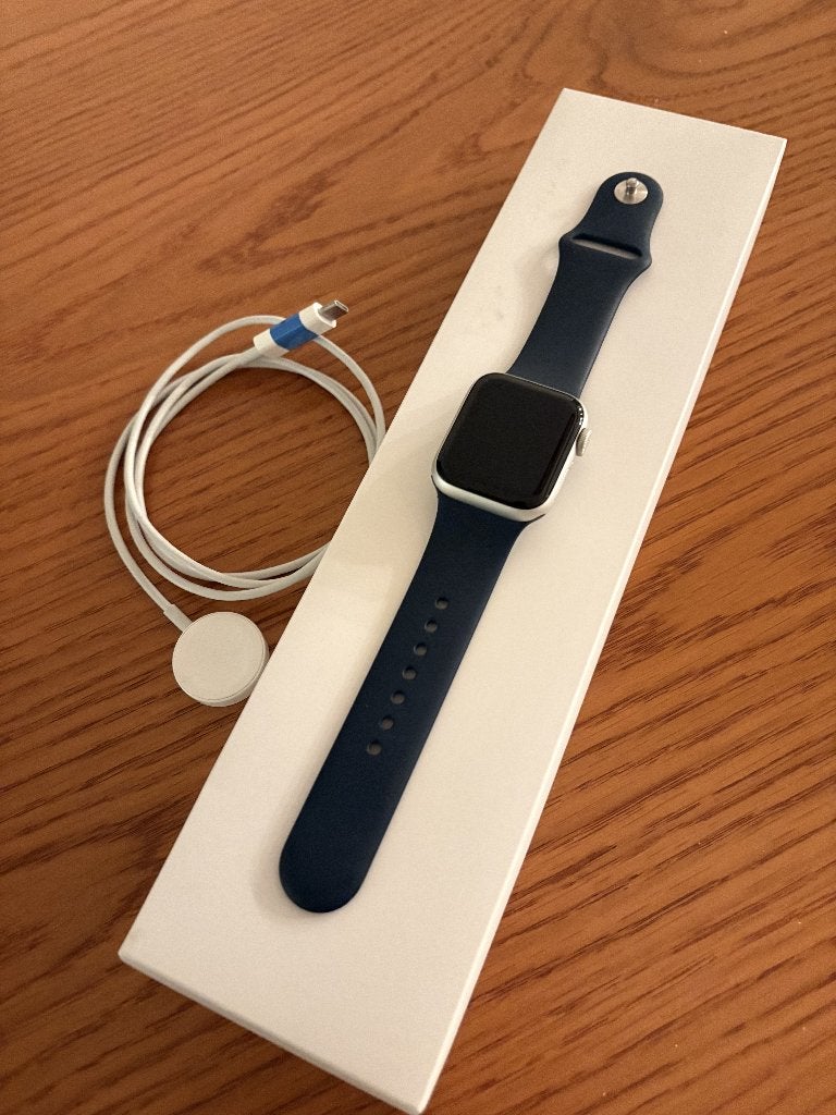 Apple Watch SE 40mm, Étanche, Gris, Enlèvement ou Envoi, Avancer d'un pas