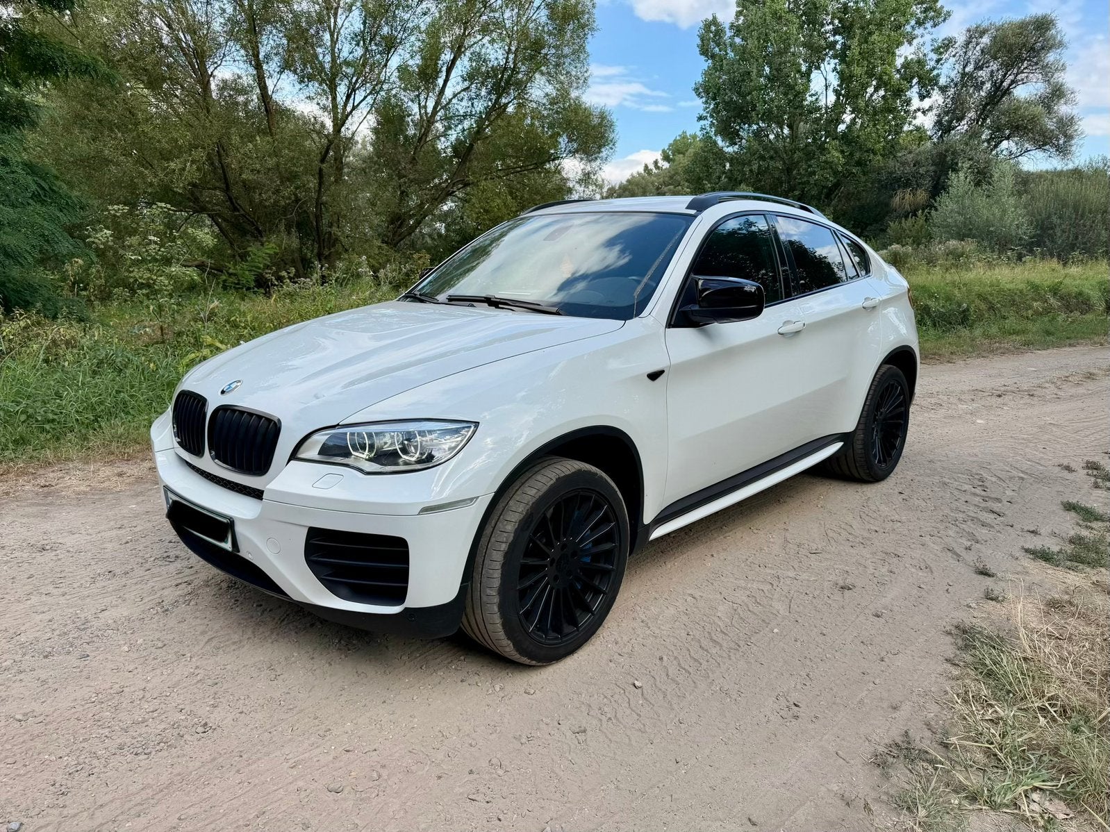 Bmw x6M50d 381pk LED HUD PERFORMANCE HAMANN 360camera, Auto's, Automaat, Euro 5, Alcantara, Wit