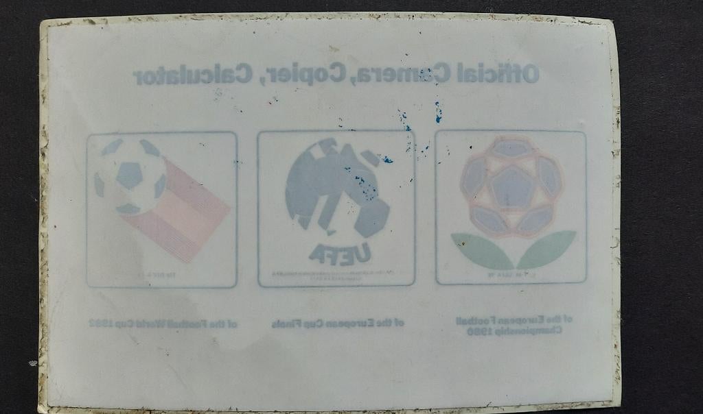 Oude sticker Voetbal 1980 - 1982 & UEFA, Verzamelen, Verzenden, Gebruikt, Poster, Plaatje of Sticker