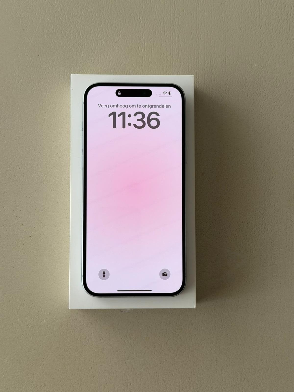iphone 15 plus met doos, kabel, hoesjes en screenprotectors, Telecommunicatie, Mobiele telefoons | Apple iPhone, Ophalen of Verzenden