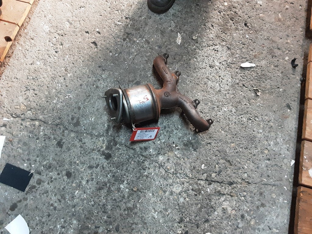 CATALYSEUR Caddy III (2KA,2KH,2CA,2CH) (038253031H), Volkswagen, Mevr. I. Hauben, Utilisé, Rue de l'Espoir 34 34
4030  GRIVEGNÉE, BE
