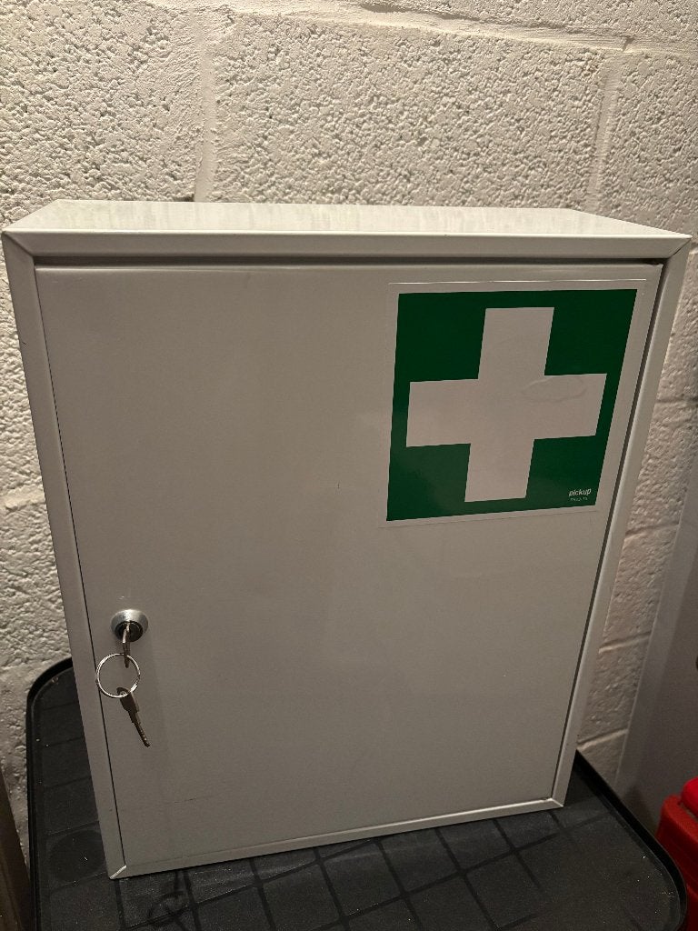 Armoire à Pharmacie Murale en Métal Blanc + Clés, Maison & Meubles, Enlèvement, Neuf, Métal, Avec tablette(s)