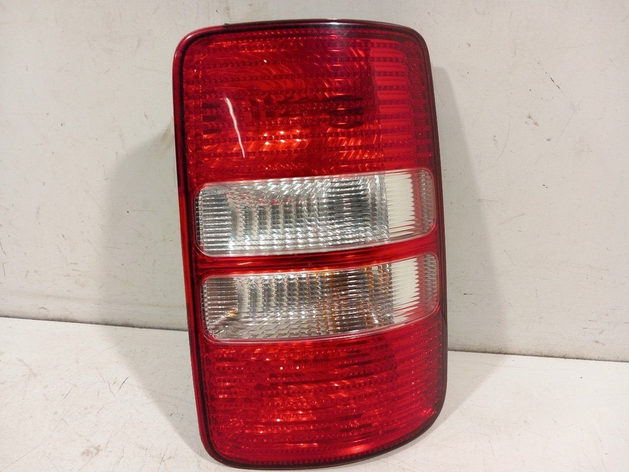 Achterlicht carrosserie rechts Volkswagen Caddy, Onderdelen@venauto.nl, Van der Ven Autorecycling B.V., Gebruikt, Ettenseweg 76, 4706 PB Roosendaal, The Netherlands