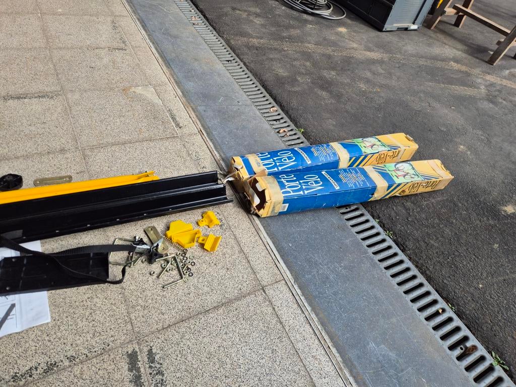 Fietsdragers, Ophalen