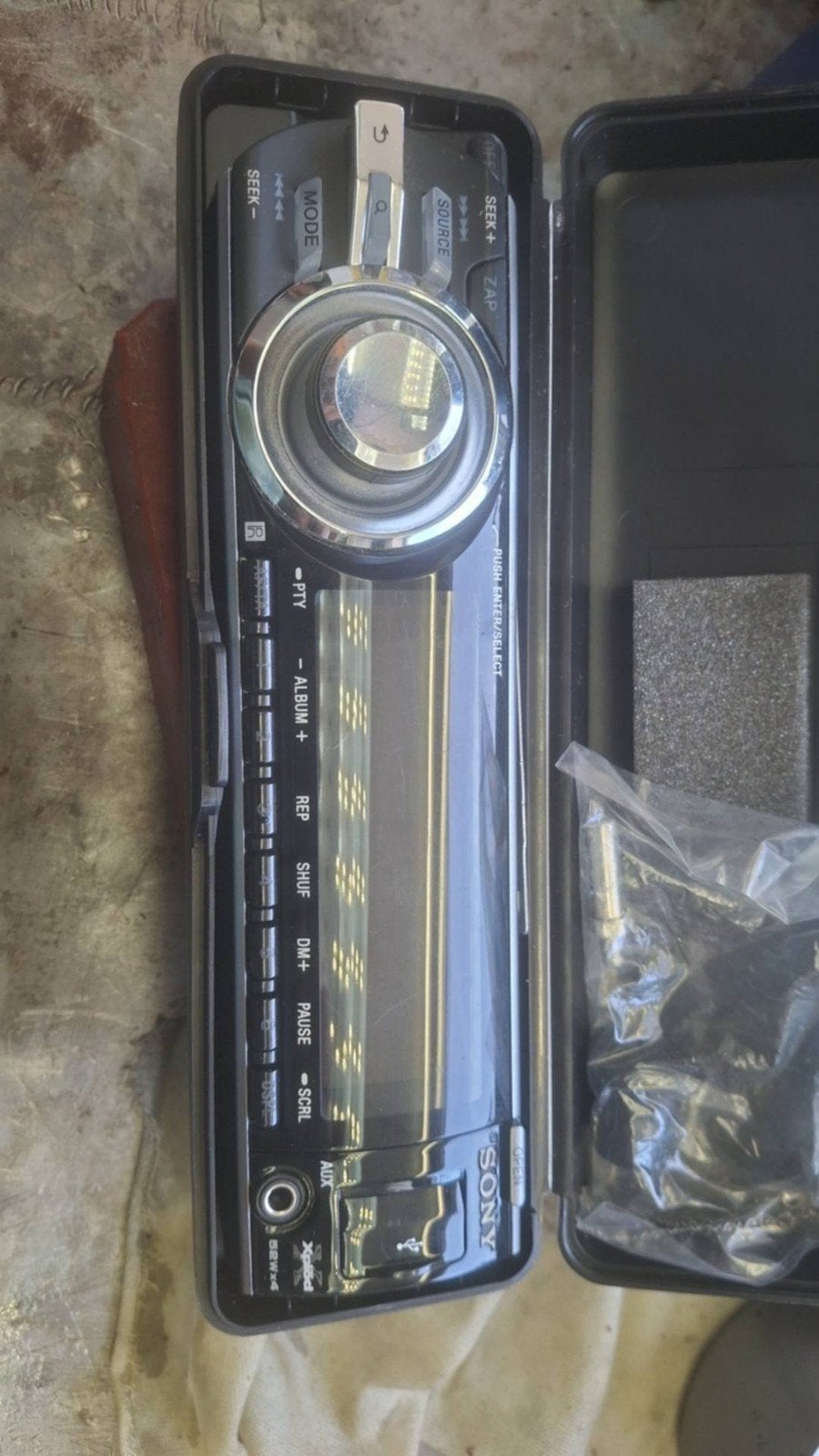 Sony CDX   + 6 cd(mp3) lader, Autos : Divers, Autoradios, Enlèvement, Utilisé
