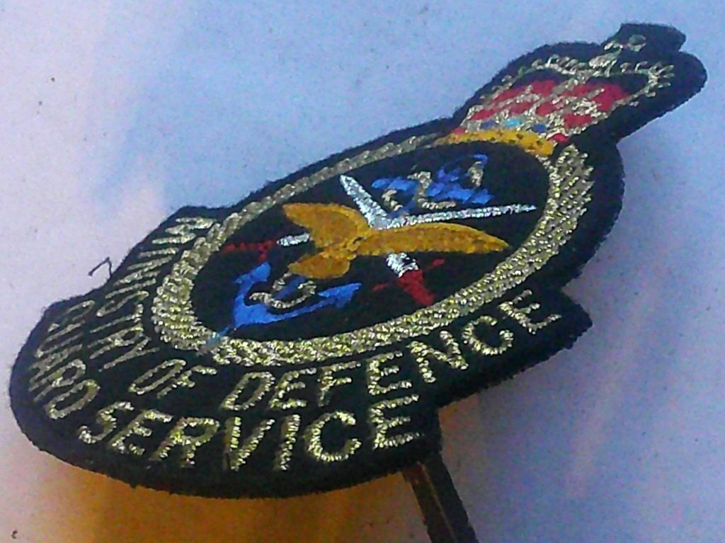 Écusson britannique MOD Guard Service sous la reine E II, Collections, Envoi, Armée de terre, Emblème ou Badge