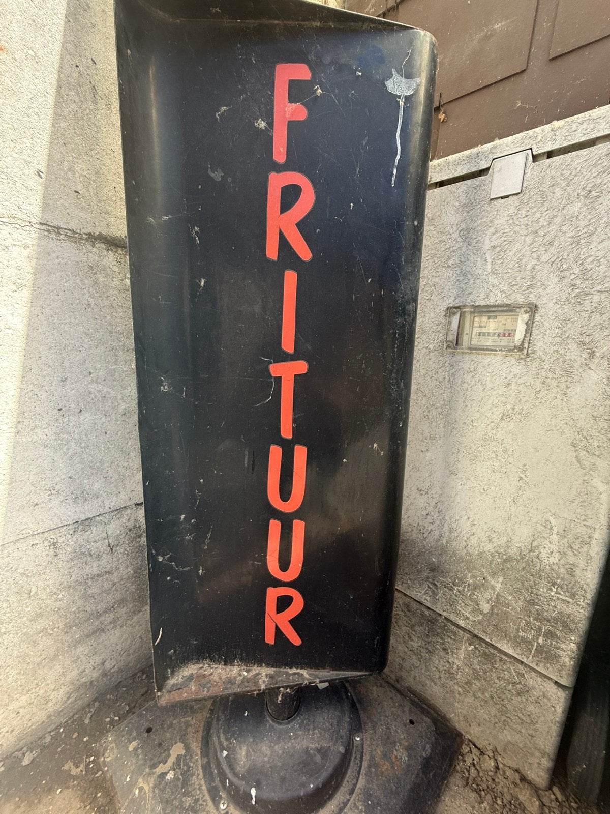 Oude ijzeren frituur bord (tweezijdig) - Vintage decor, Verzamelen, Ophalen, Zo goed als nieuw