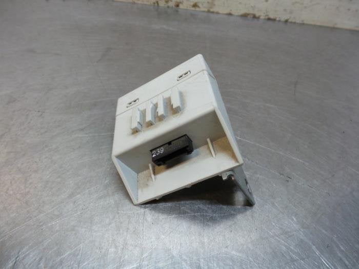Relais alarme d'un BMW 3-Serie (3-Serie 98-), -, Utilisé, -, Enlèvement ou Envoi