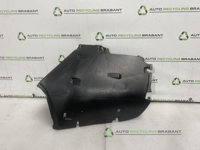 Plaque de protection sol d'un Audi A6, -, 3 mois de garantie, Utilisé, -