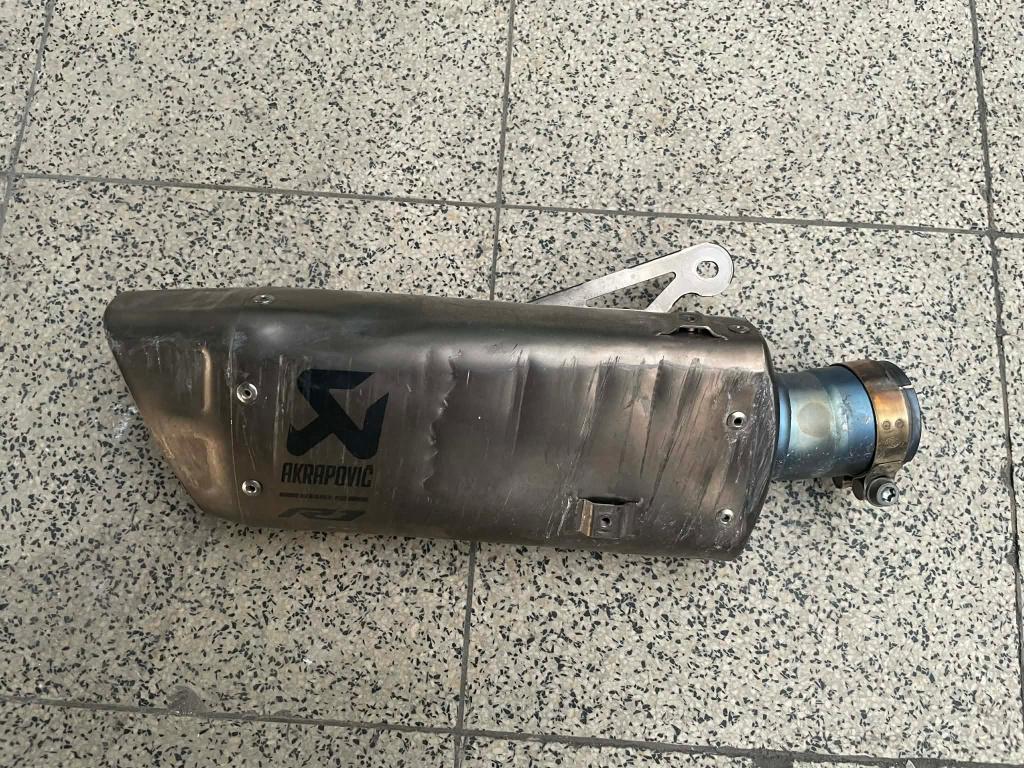 Akrapovic R1 2015-2025 60mm, Motoren, Ophalen of Verzenden, Gebruikt