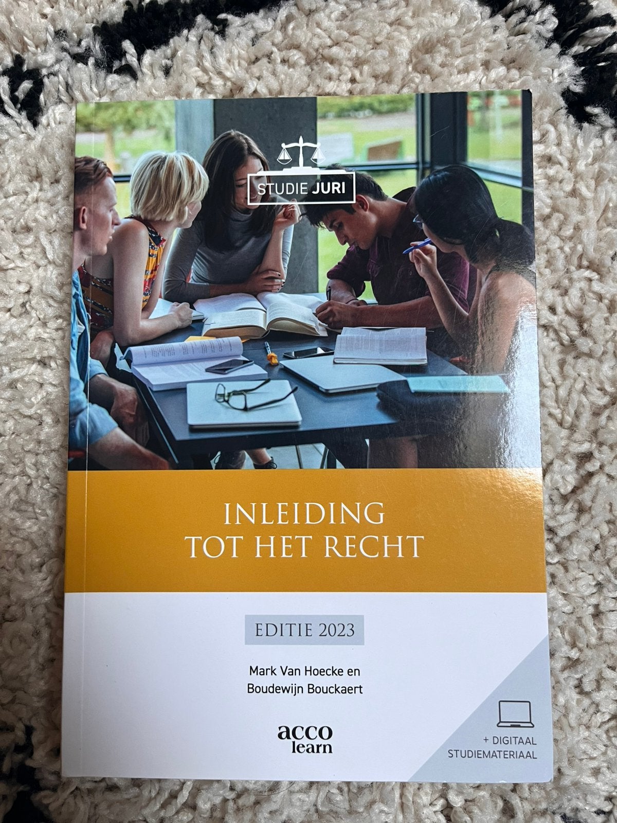 Boeken 1e jaar Financien Verzekering HoGent, Boeken, Ophalen, Gelezen, Bedrijfseconomie