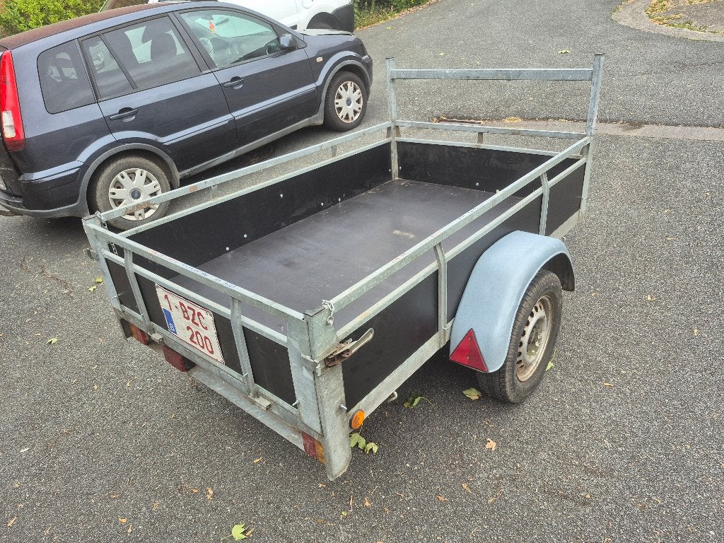 Aanhangwagen, Ophalen, Zo goed als nieuw