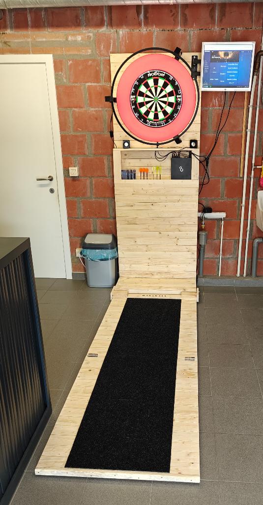 Dartwall - Muurstand voor darts, Sport en Fitness, Darts, Ophalen, Zo goed als nieuw, Overige typen