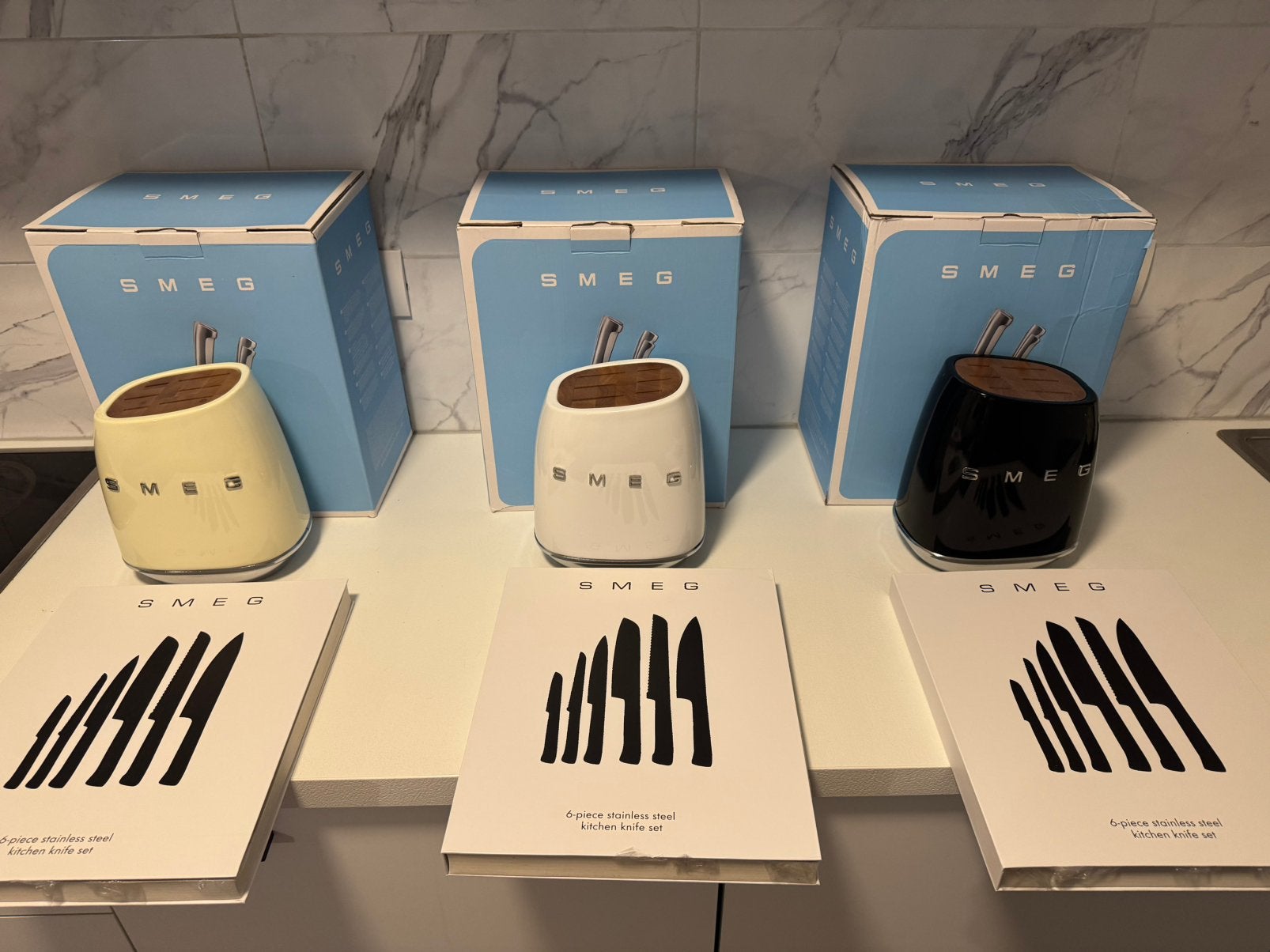 SMEG - SET COUTEAUX, Enlèvement ou Envoi, Comme neuf