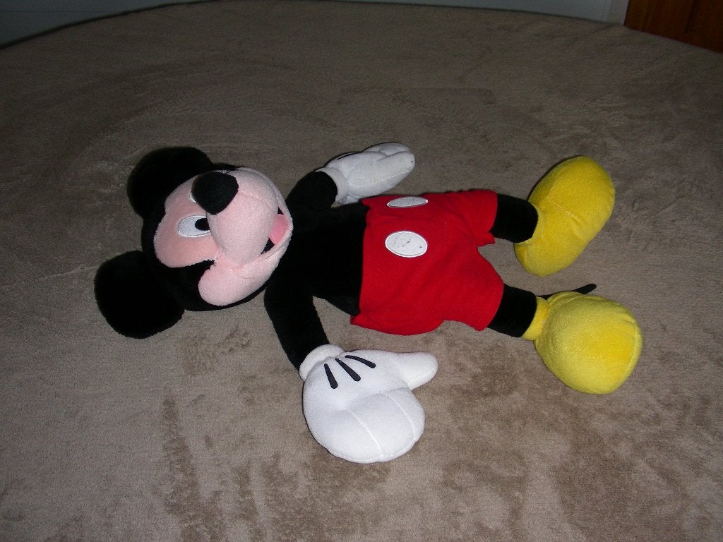 Knuffel Mickey Mouse, lengte is 48 cm (prima staat), Kinderen en Baby's, Speelgoed | Knuffels en Pluche, Muis, Disney, Ophalen of Verzenden