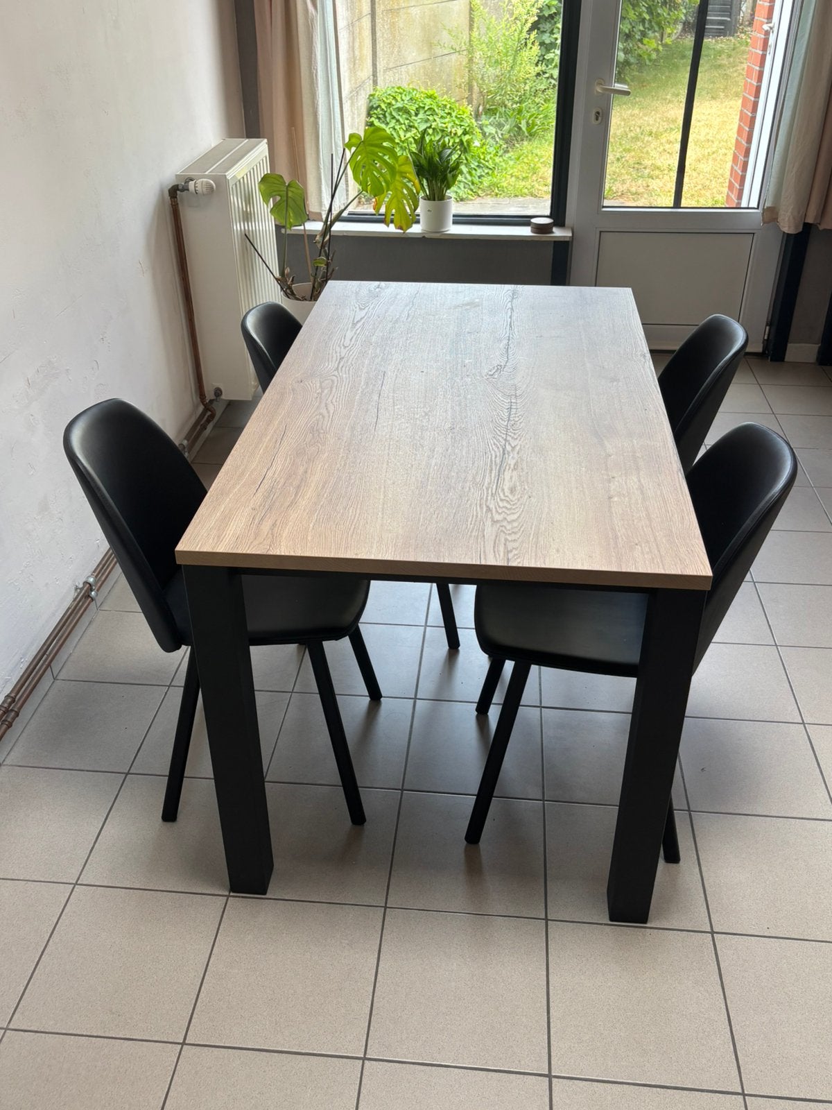 Keukentafel met 4 stoelen, Ophalen, Zo goed als nieuw