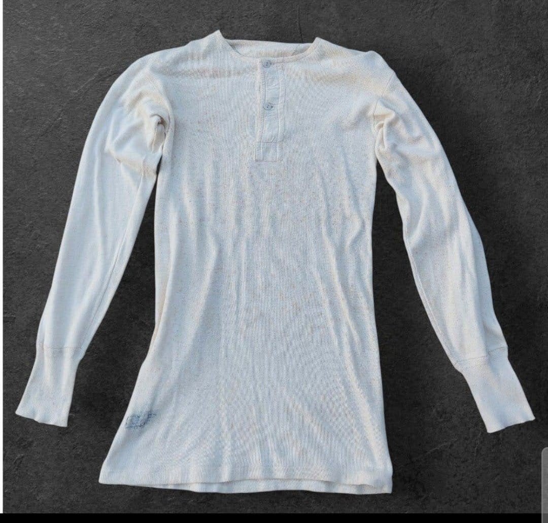 Chemise DDR NVA Henley — Gilet militaire vintage (M/L), Collections, Objets militaires | Général, Enlèvement ou Envoi, Armée de terre