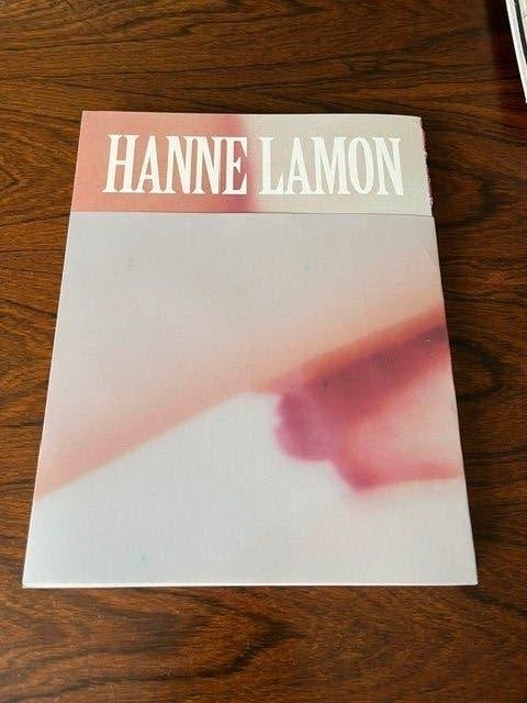 Vulva Obscura, Hanne Lamon (2025) + limited edition pin, Livres, Enlèvement, Comme neuf, Autres sujets/thèmes