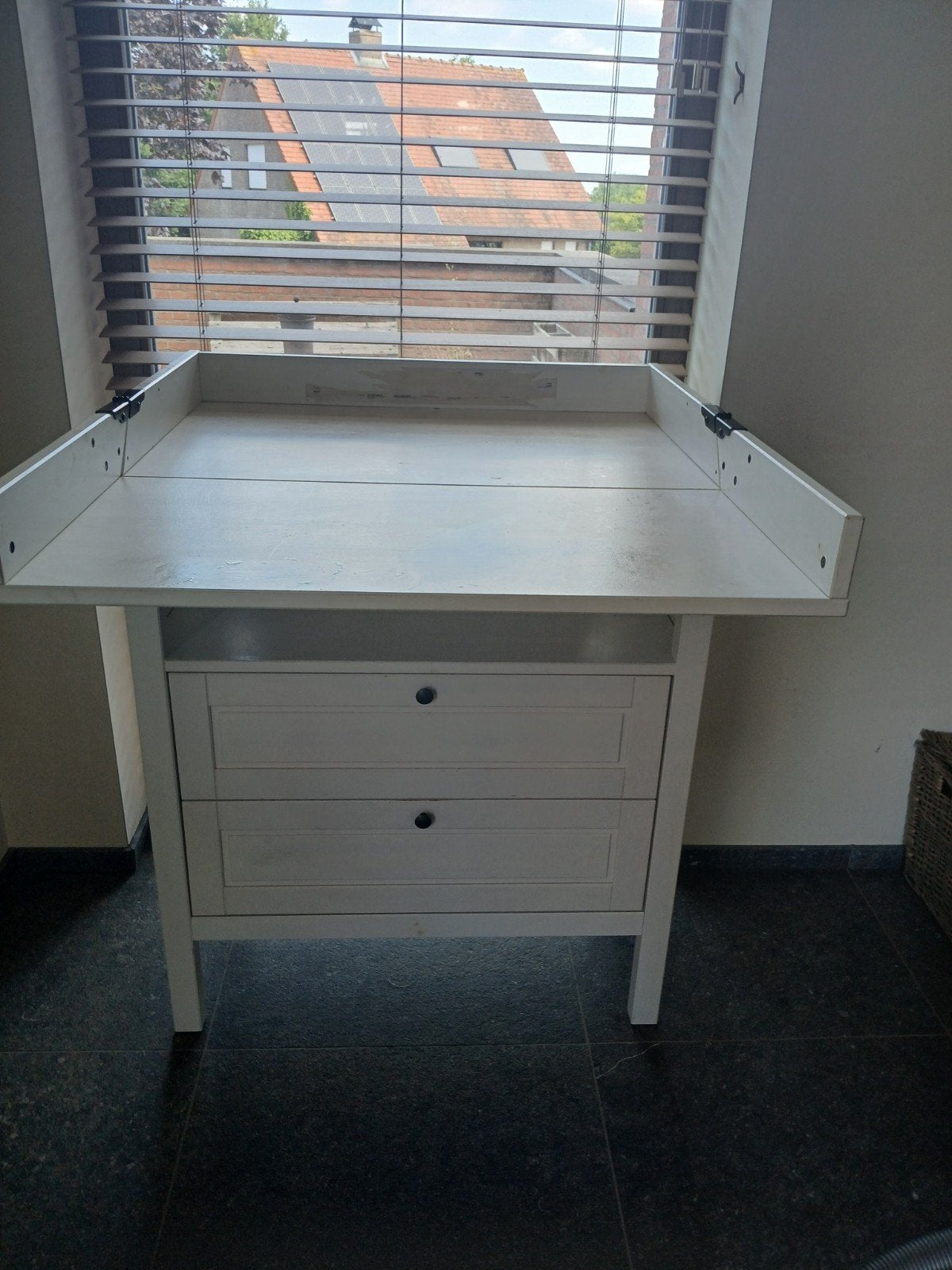 Verzorgingstafel van ikea, Enlèvement, IKEA