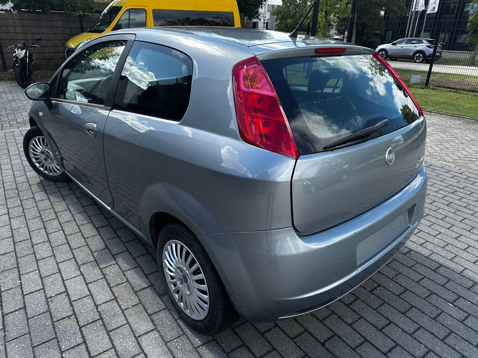 Fiat Punto 1.2 essence, 1242 cm³, Argent ou Gris, Achat, Entreprise