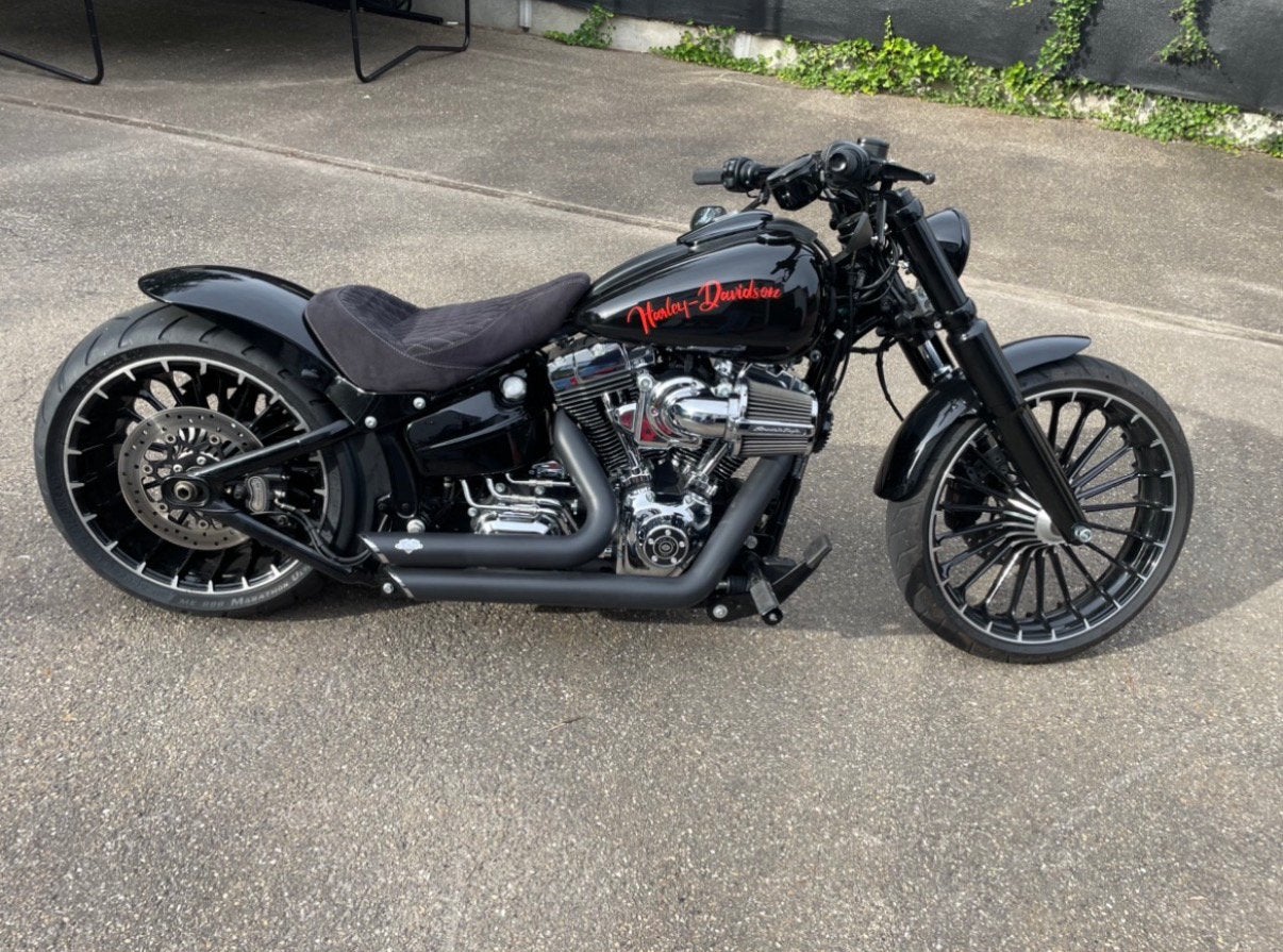 Harley Davidson Breakout fxsb, Particulier