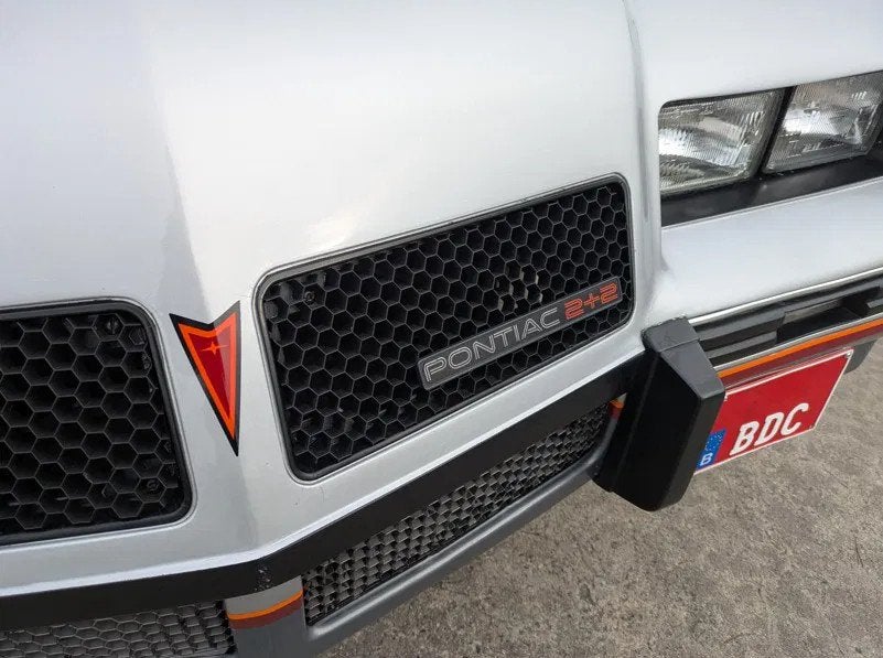 Pontiac Grand-Prix aero coupe 2+2 (bj 1986, automaat), foto 5