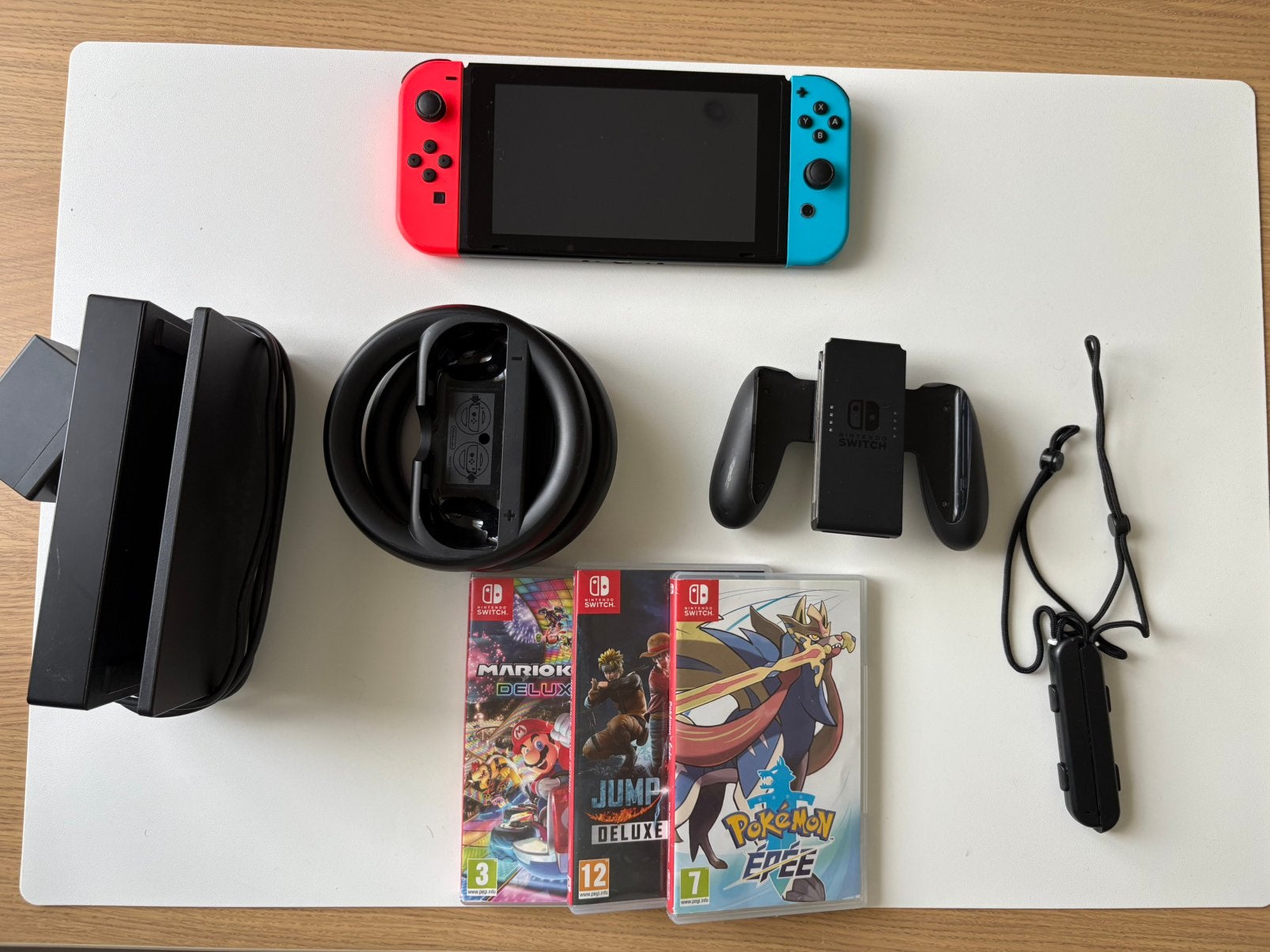 Nintendo switch, Consoles de jeu & Jeux vidéo, Switch 2019 Upgrade, Comme neuf, Avec jeux, Avec 2 manettes