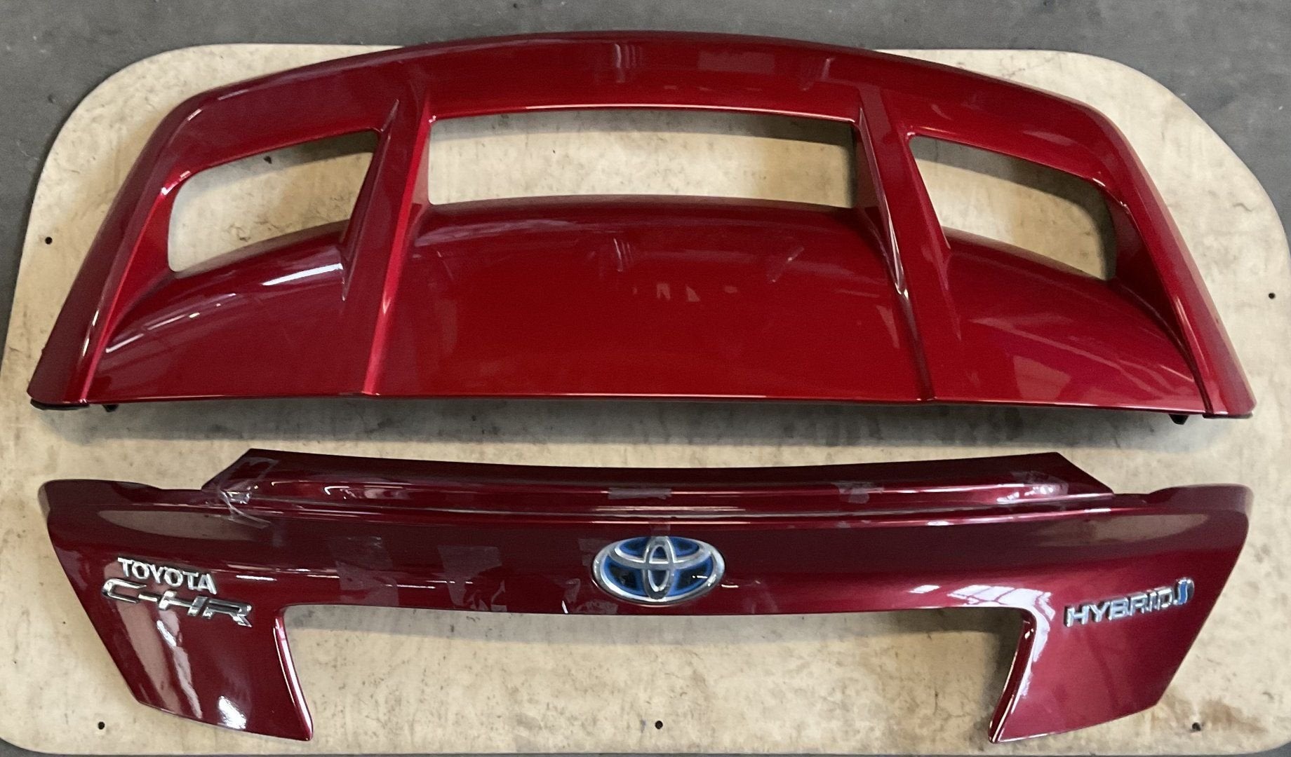 Nette Achter spoiler Toyota C-HR Hybrid 2017 Tokyo rood meta, Gebruikt, Ophalen of Verzenden, -, -
