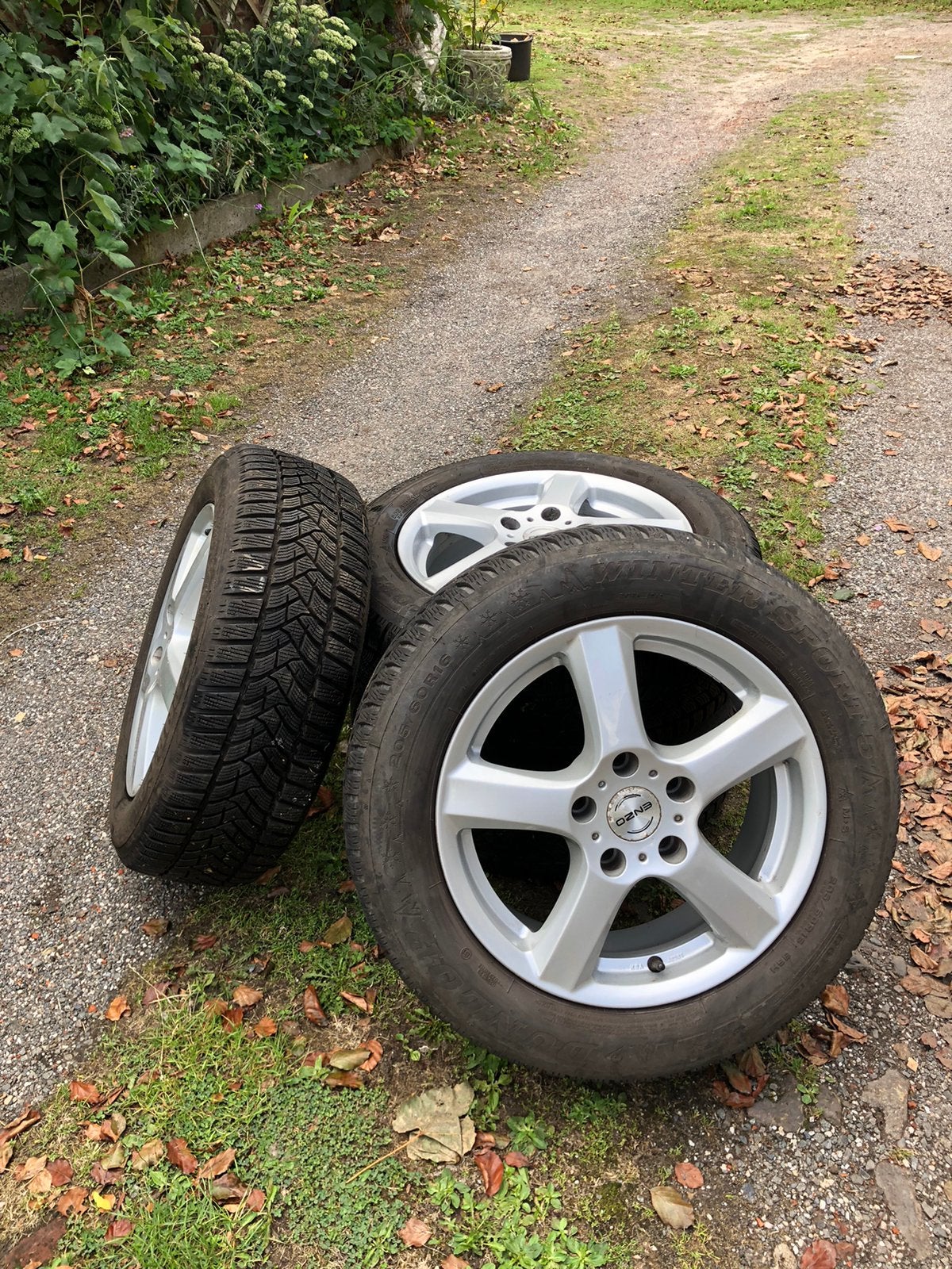 Jantes et pneus Enzo 205/60R16, Autos : Pièces & Accessoires, Enlèvement, Pneu(s)