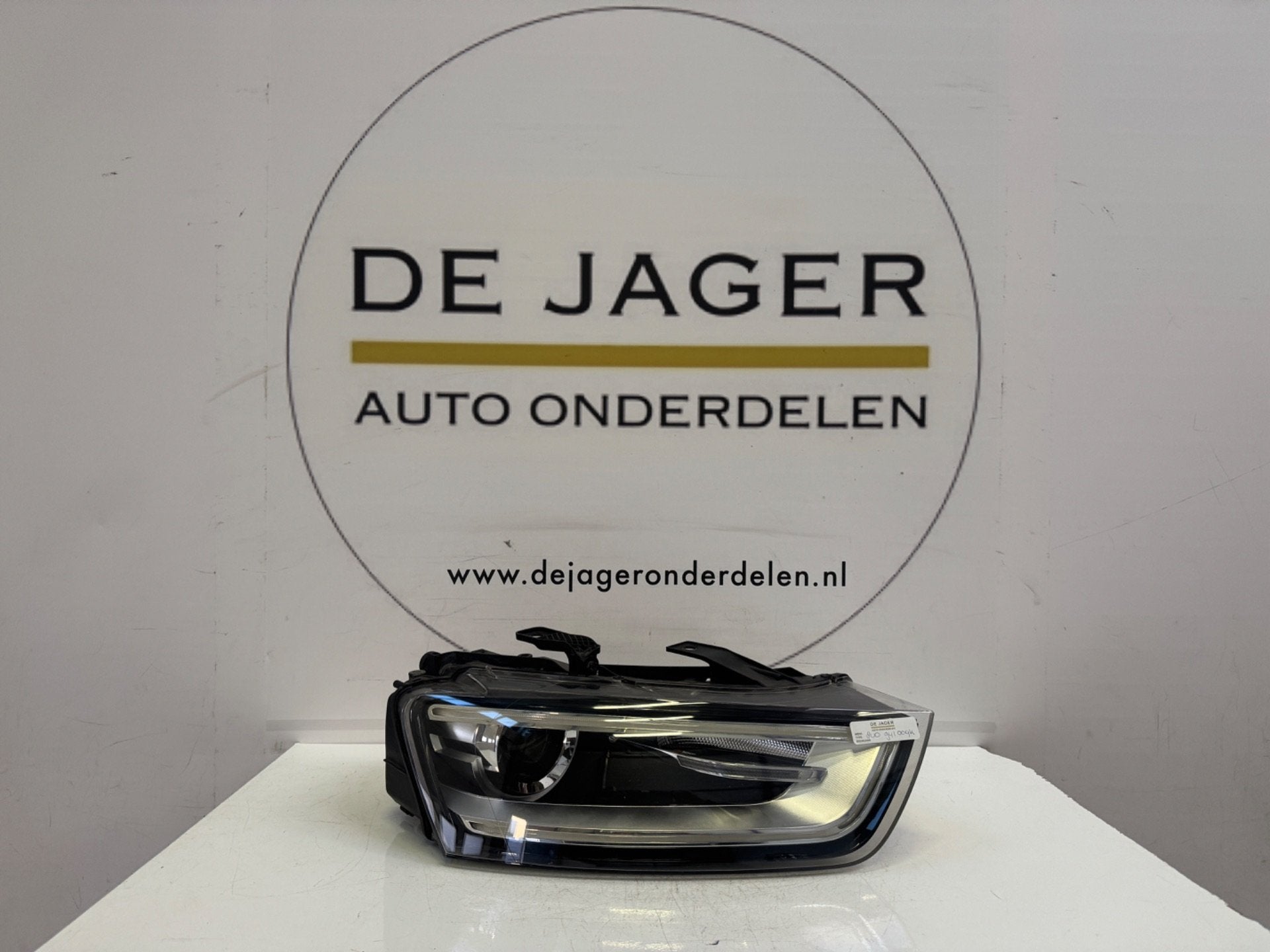 Phare avant droit LED x non pour AUDI Q3 8U0 8U0941004K, AUDI AG, Auto-Union-Strasse 1
85045  Ingolstadt, DE, Audi, Utilisé