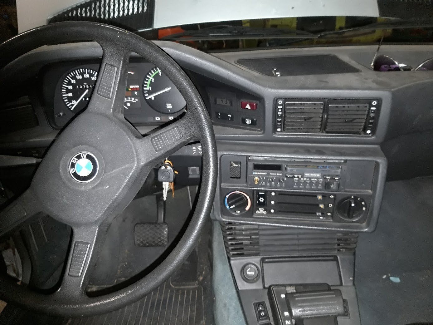 BMW E28 520i 1982, Auto's, Automaat, 4 deurs, Achterwielaandrijving, Elektrische ramen