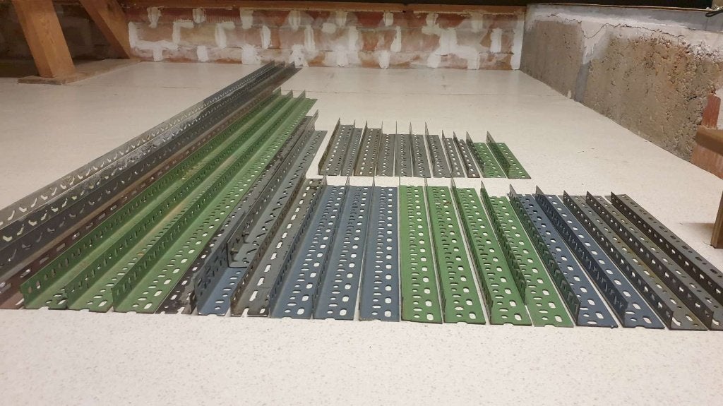 33 stalen hoekprofielen, 33 meter, dikte 2mm, 5 EUR/meter, Doe-het-zelf en Bouw, Ophalen