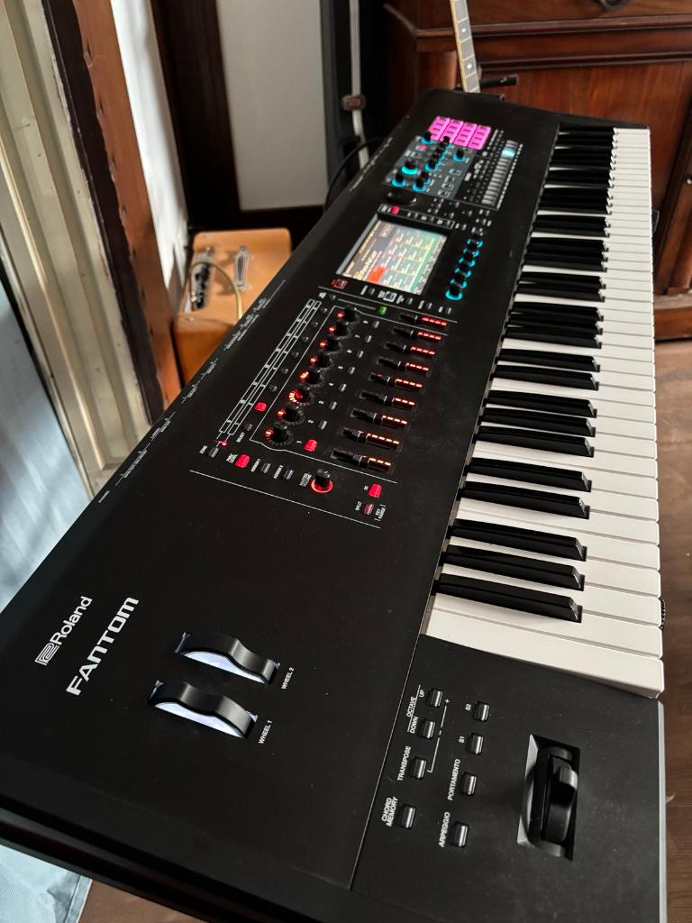 Roland Fantom 8 (76 toetsen) nieuwstaat!, Musique & Instruments, Claviers, Roland, Comme neuf, Enlèvement, 76 touches