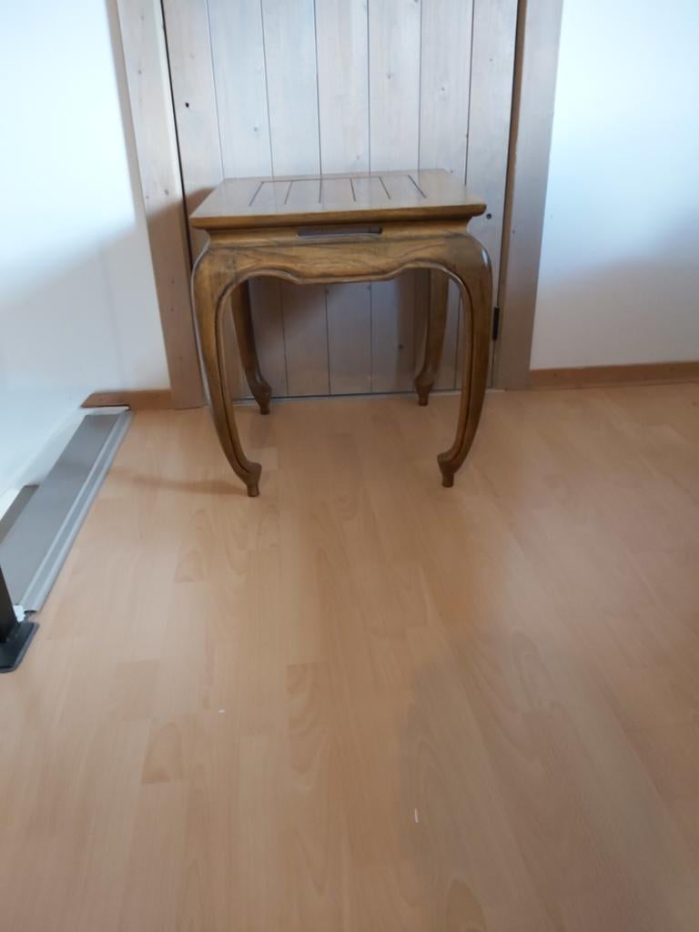 Bijzettafeltje in goede staat, Ophalen