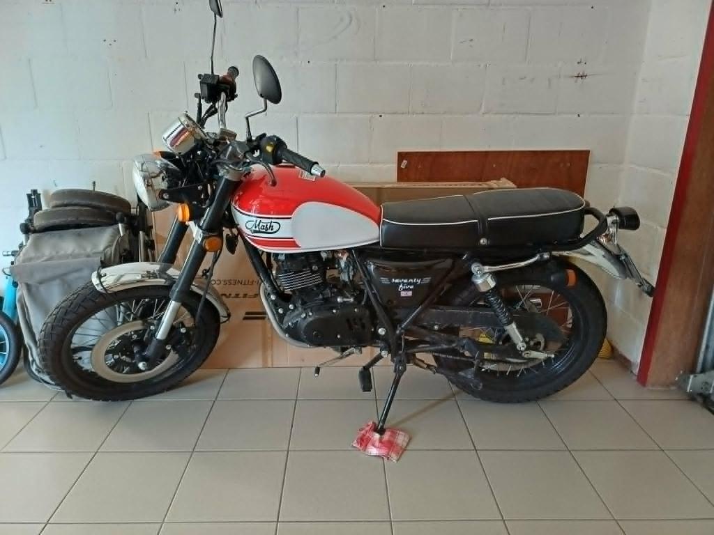 Mash seventy-five 125cc TE KOOP, Motos, Motos | Mash, Particulier, Naked bike, jusqu'à 11 kW, Permis Moto A1 minimum, Manuelle