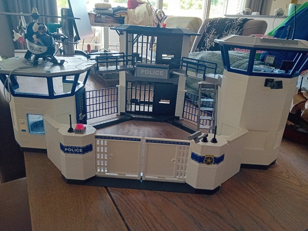 Poste de police Playmobil terminé - Comme neuf !, Enfants & Bébés, Enlèvement, Comme neuf, Kit complet, Bâtiment