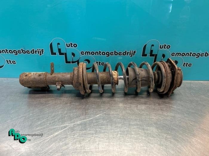 Schokdemperpoot links-voor van een Porsche 944/951, Gebruikt, -, -, Porsche
