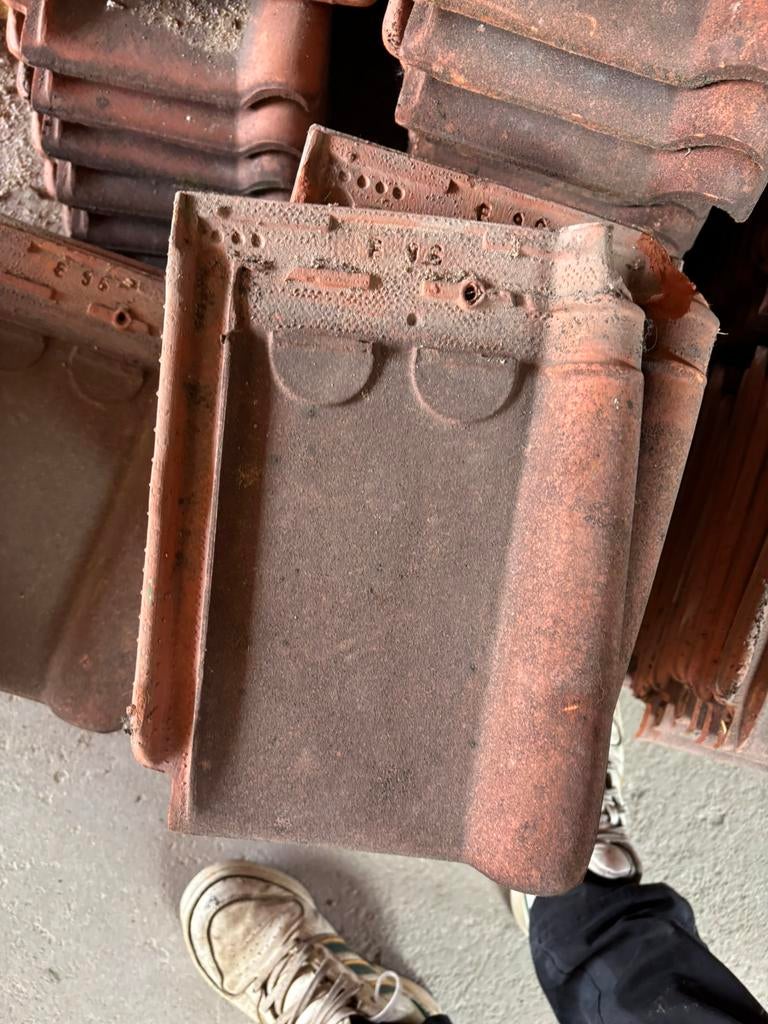 Dakpan type pottelberg +- 400 st, Bricolage & Construction, Tuiles & Revêtements de toit, Pierre ou Argile, Enlèvement, Utilisé